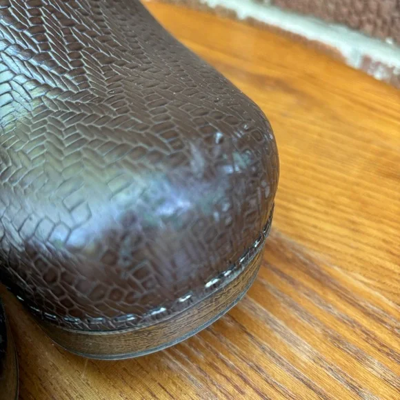 Dansko Textured Leather mule Brown Clogs nurse shoes Size 40 (US 9.5) - Picture 2 of 10